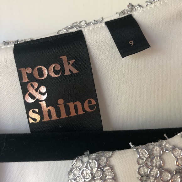 Embroidered A-line dress - Picture 4 of 4